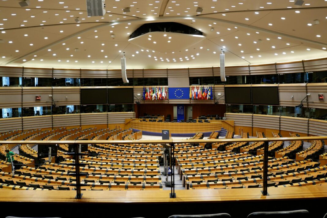 Evropský parlament, plat europoslance, výsledky voleb, zvolení europoslanci